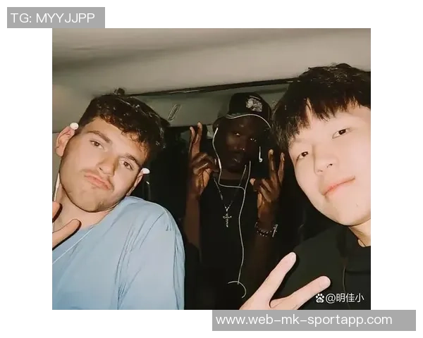 克林根场边指导杨瀚森展现深厚情谊引发媒体热议